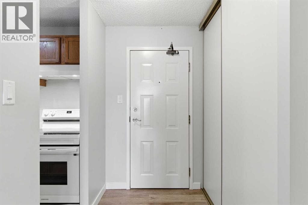 806, 924 14 Avenue SW — photo 5