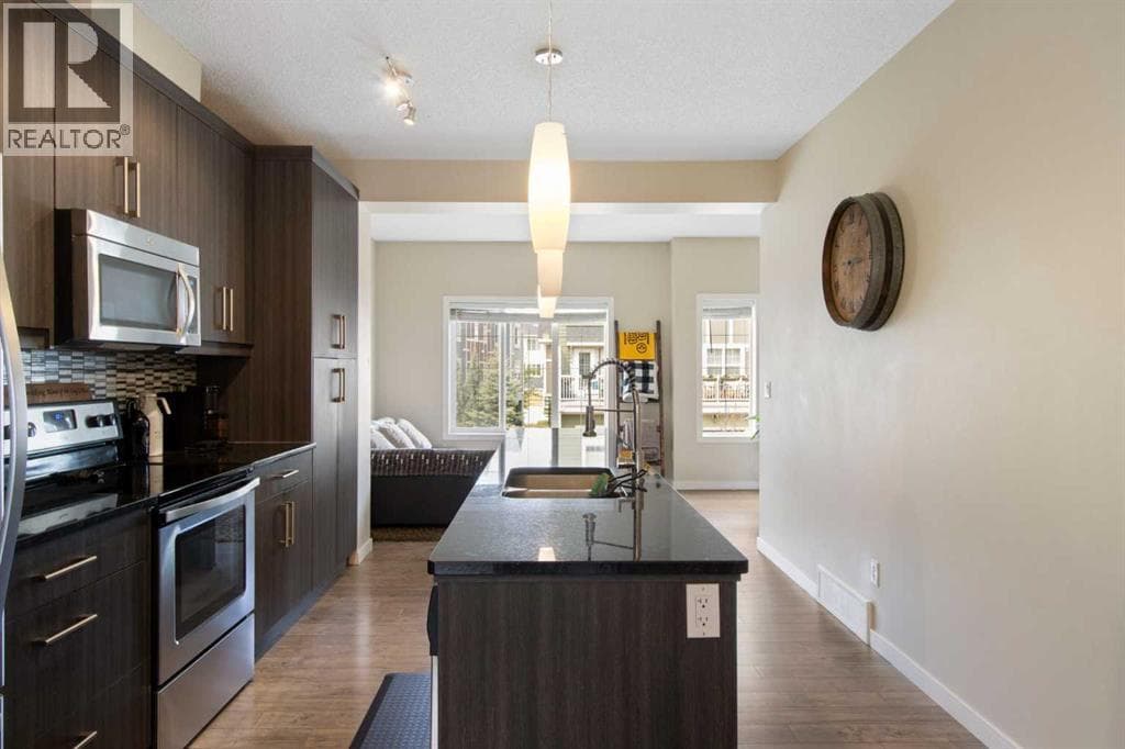 215 Marquis Lane SE — photo 5