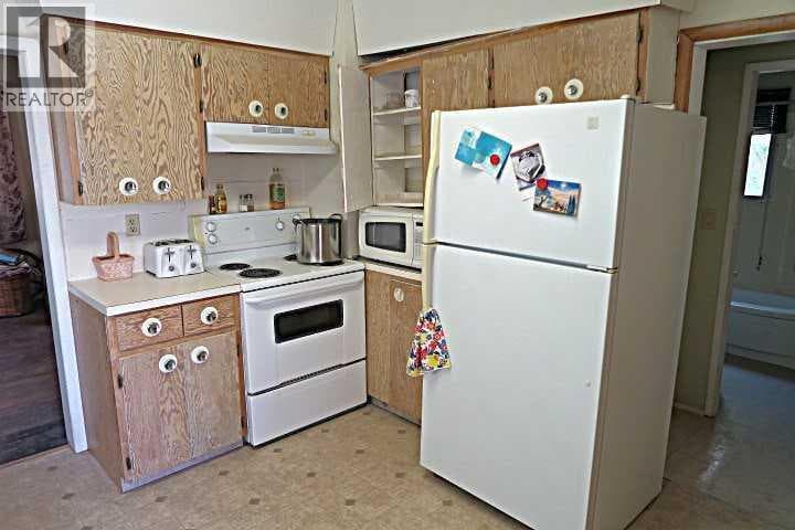 217 1 Street N — photo 5