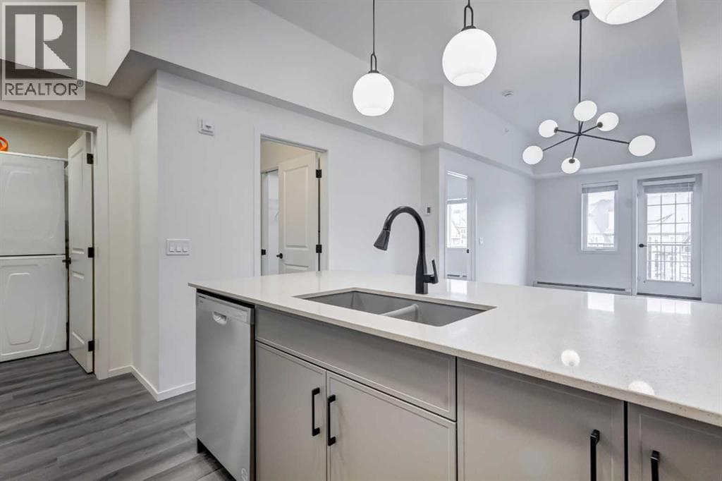 407, 140 Mahogany Street — photo 4