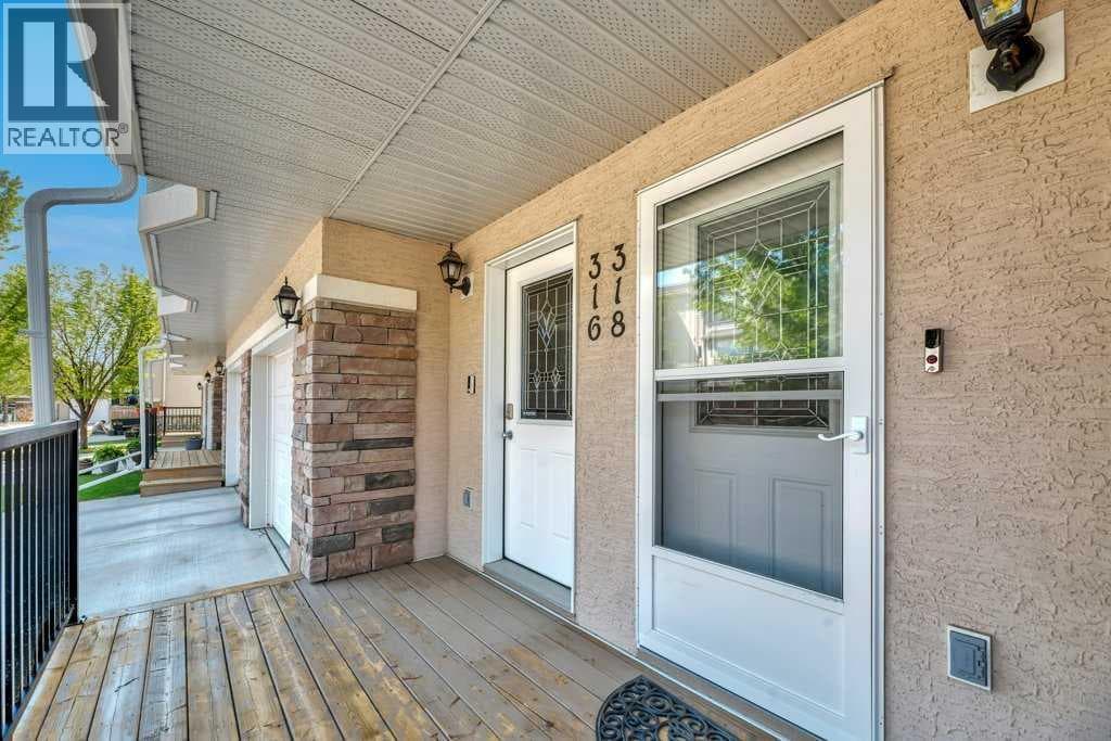 318 Strathcona Circle — photo 3