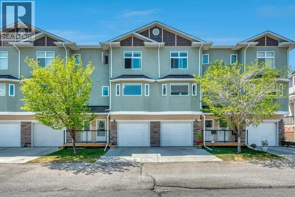 318 Strathcona Circle