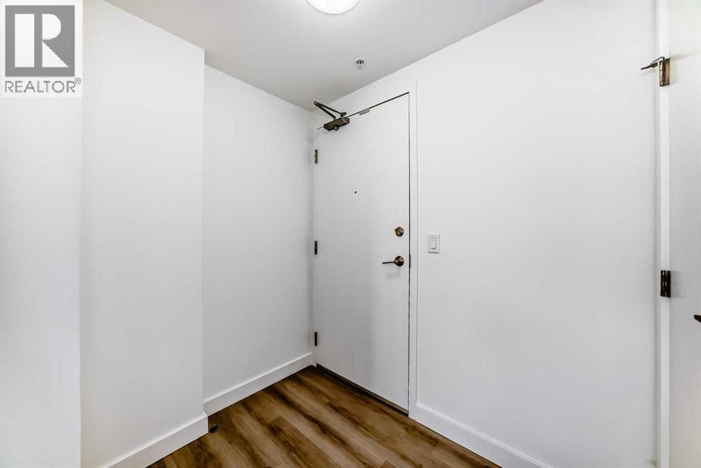 1202, 123 4 Street NE — photo 4