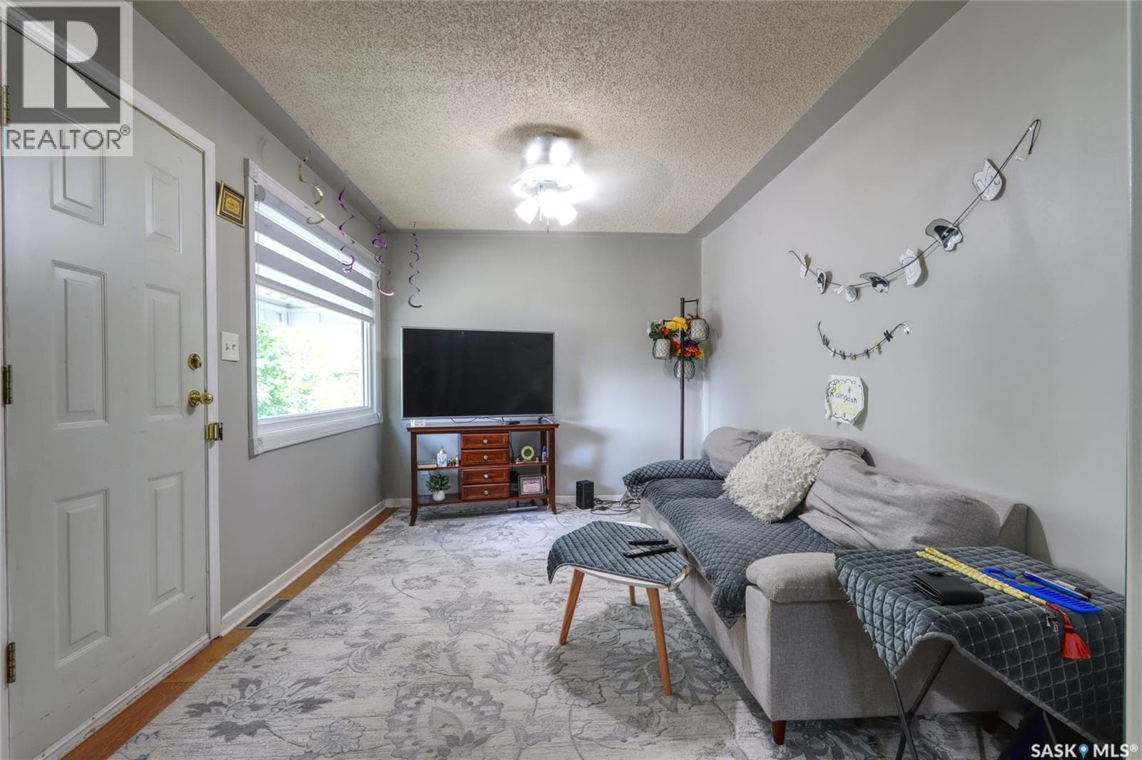 426 Robinson STREET — photo 3