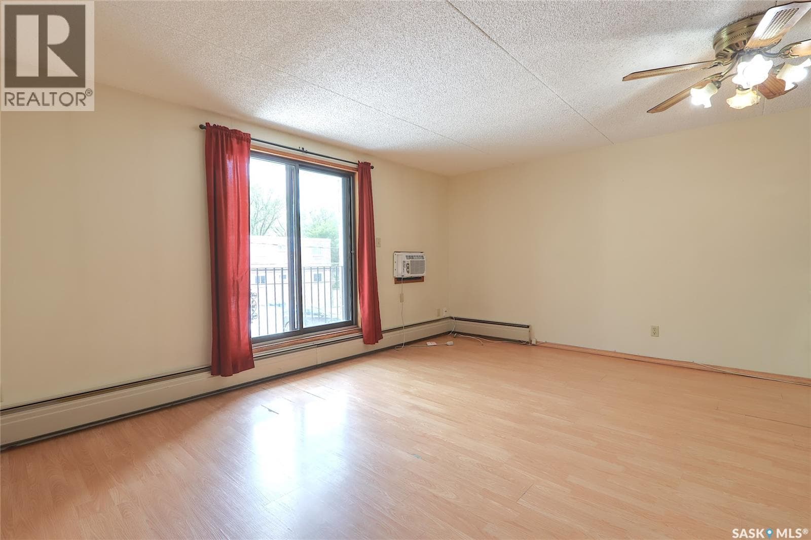 107 2125 Osler STREET — photo 5