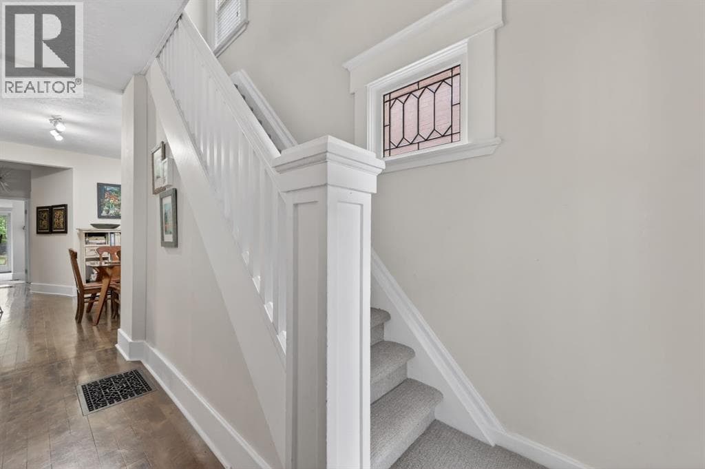 447 Marsh Road NE — photo 3