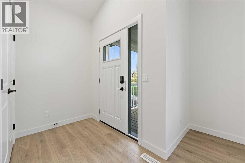 116 Mitchell Walk NW — photo 4