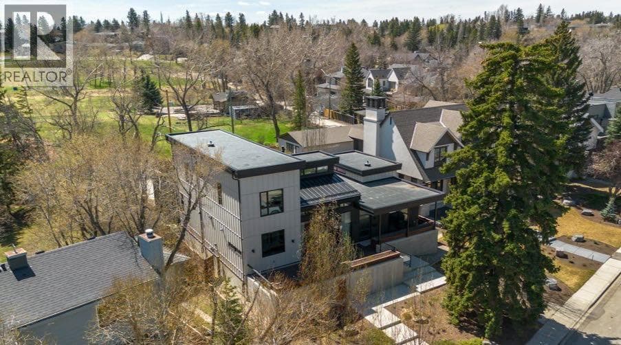 411 Cliffe Avenue SW
