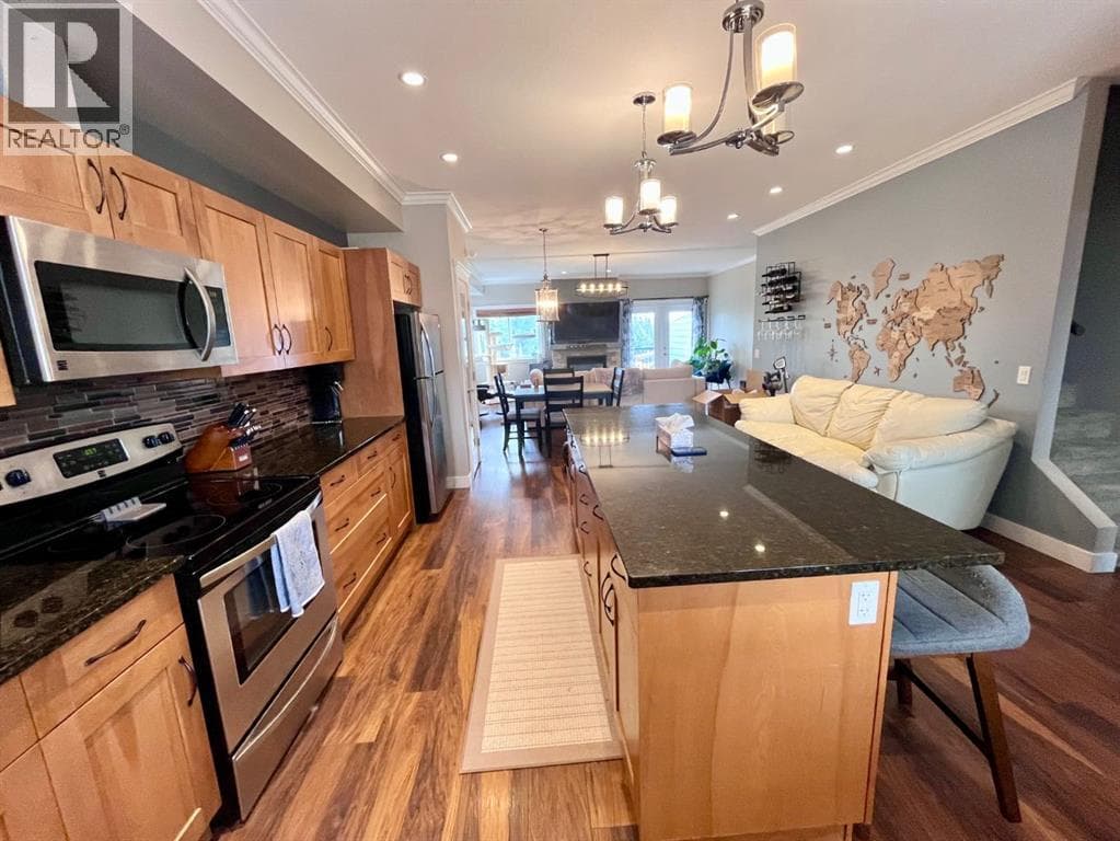 6, 214 McArdell Drive — photo 2