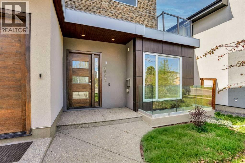 2505 21 Street SW — photo 3