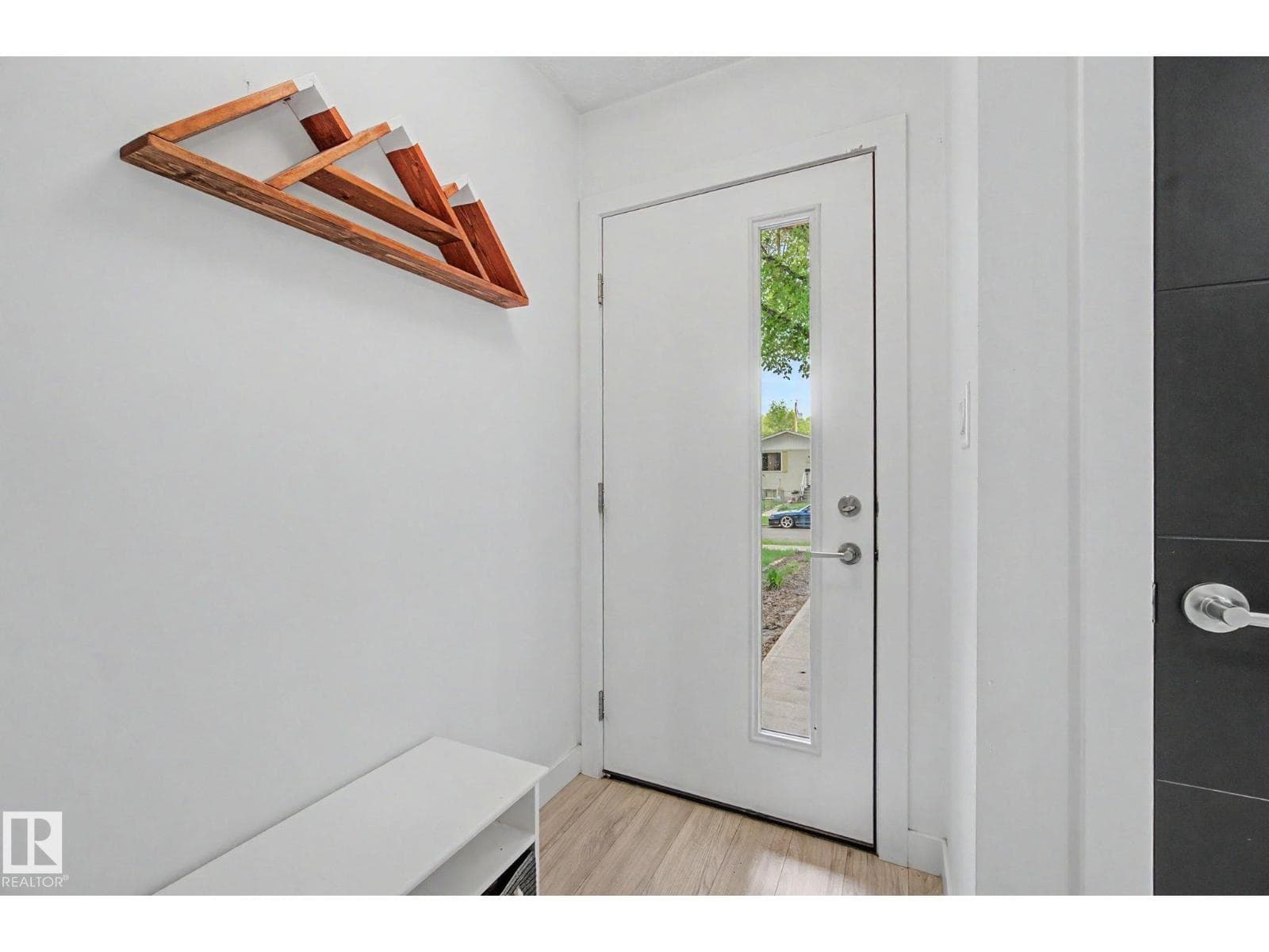 12035 93 ST NW NW — photo 4