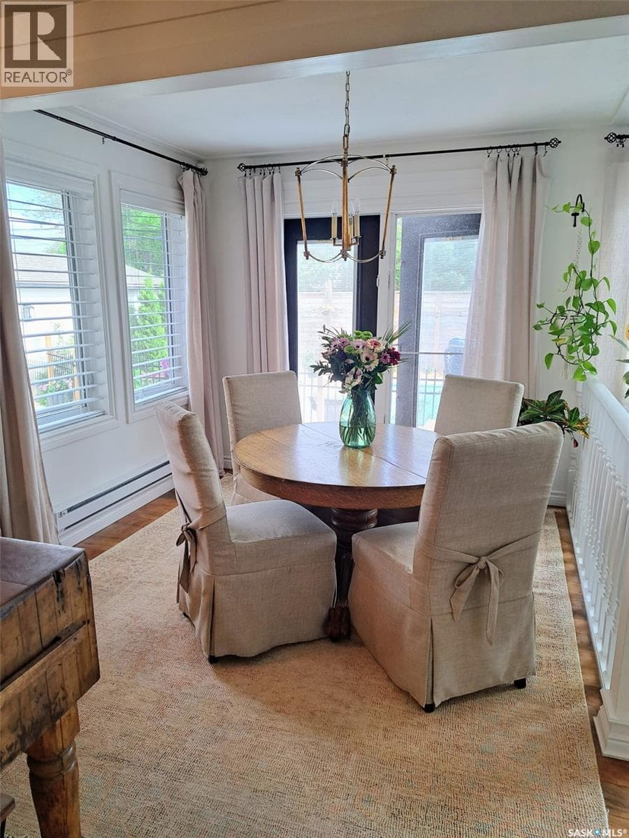 310 Willow STREET E — photo 3