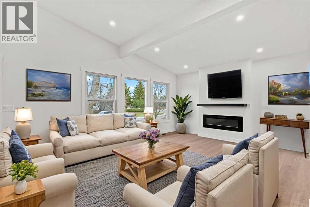 212 Queen Anne Road SE — photo 5