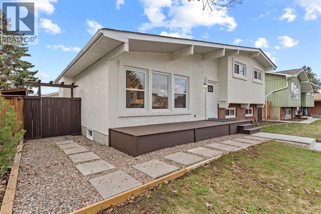 212 Queen Anne Road SE — photo 2