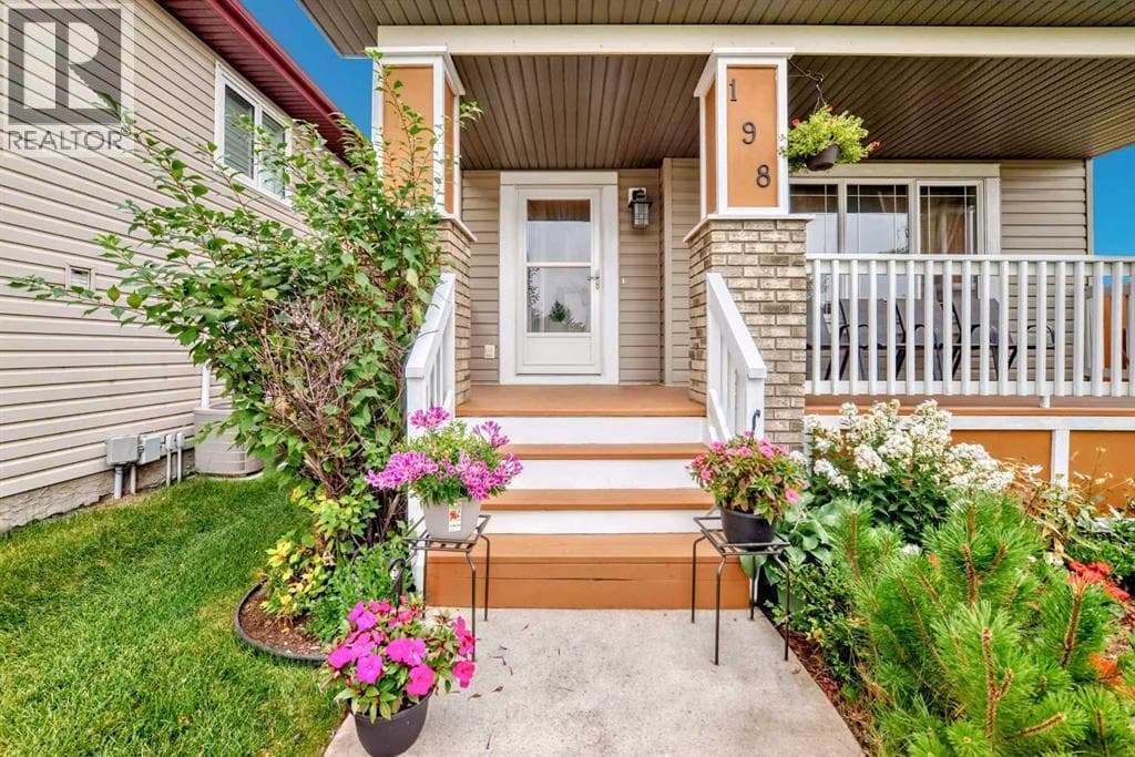 198 Copperfield Gardens SE — photo 4