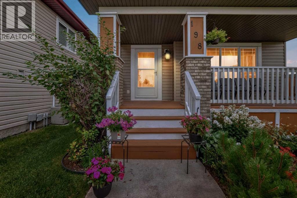 198 Copperfield Gardens SE — photo 5