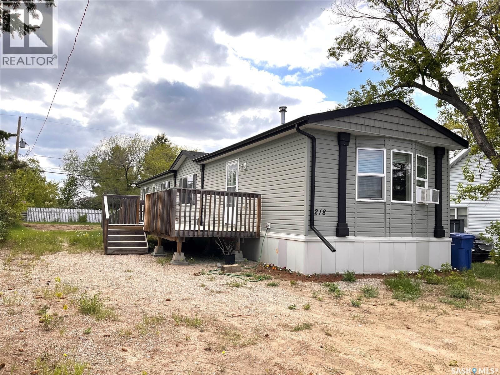 218 4th STREET N