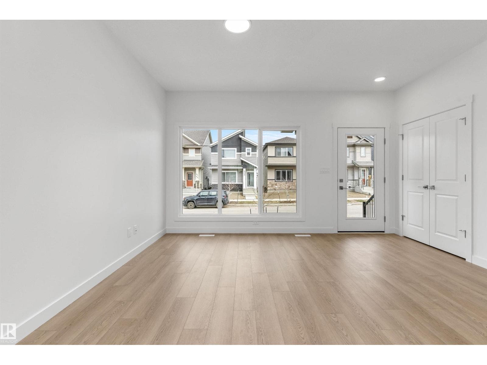 4205 63 ST — photo 3
