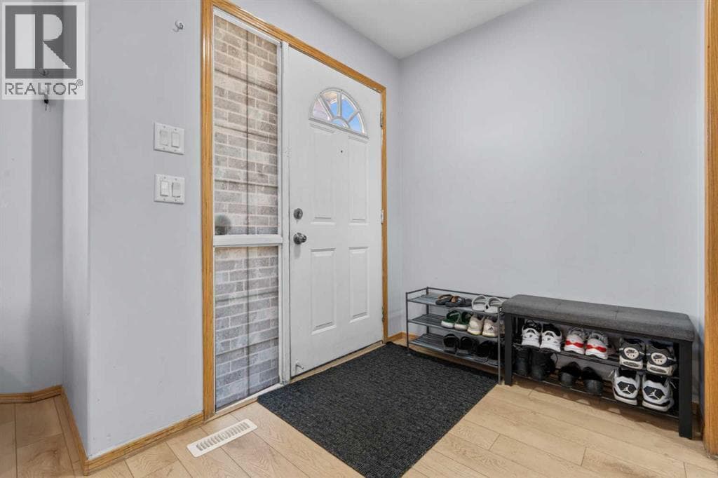 230 Tarawood Close NE — photo 5