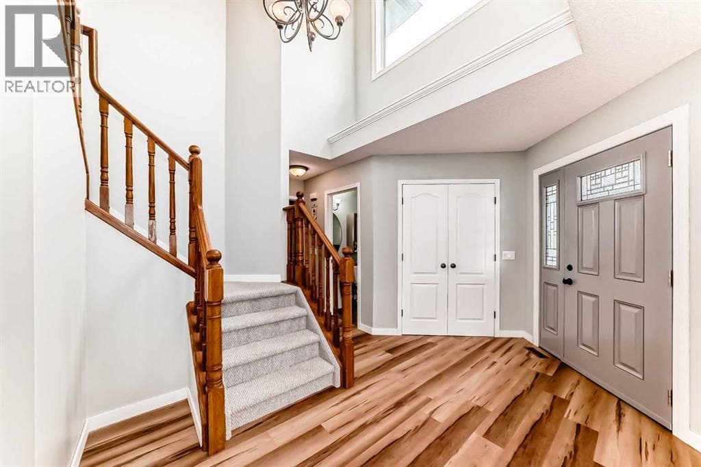 167 Fairways Close NW — photo 5
