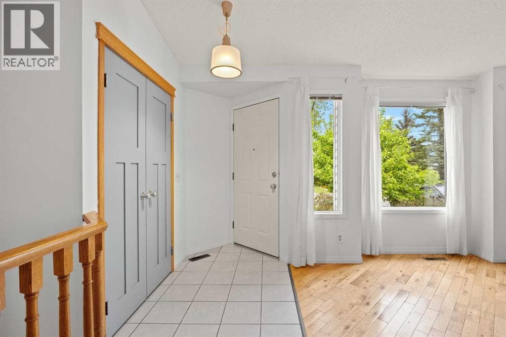159 Shawinigan Drive SW — photo 5