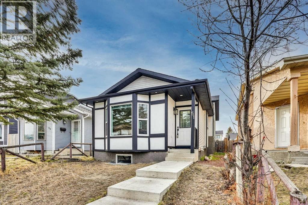 51 Taraglen Road NE — photo 4