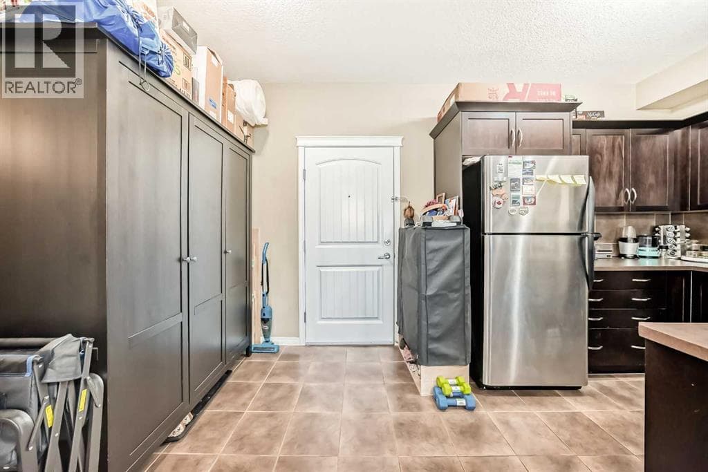 4404, 31 Country Village Manor NE — photo 3