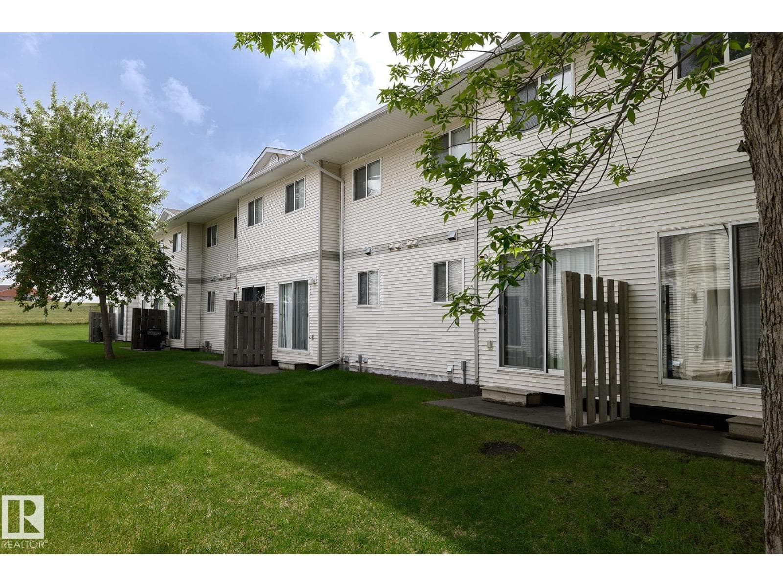 #403 610 KING ST