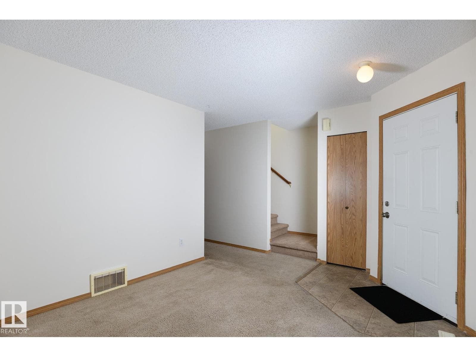 #403 610 KING ST — photo 5