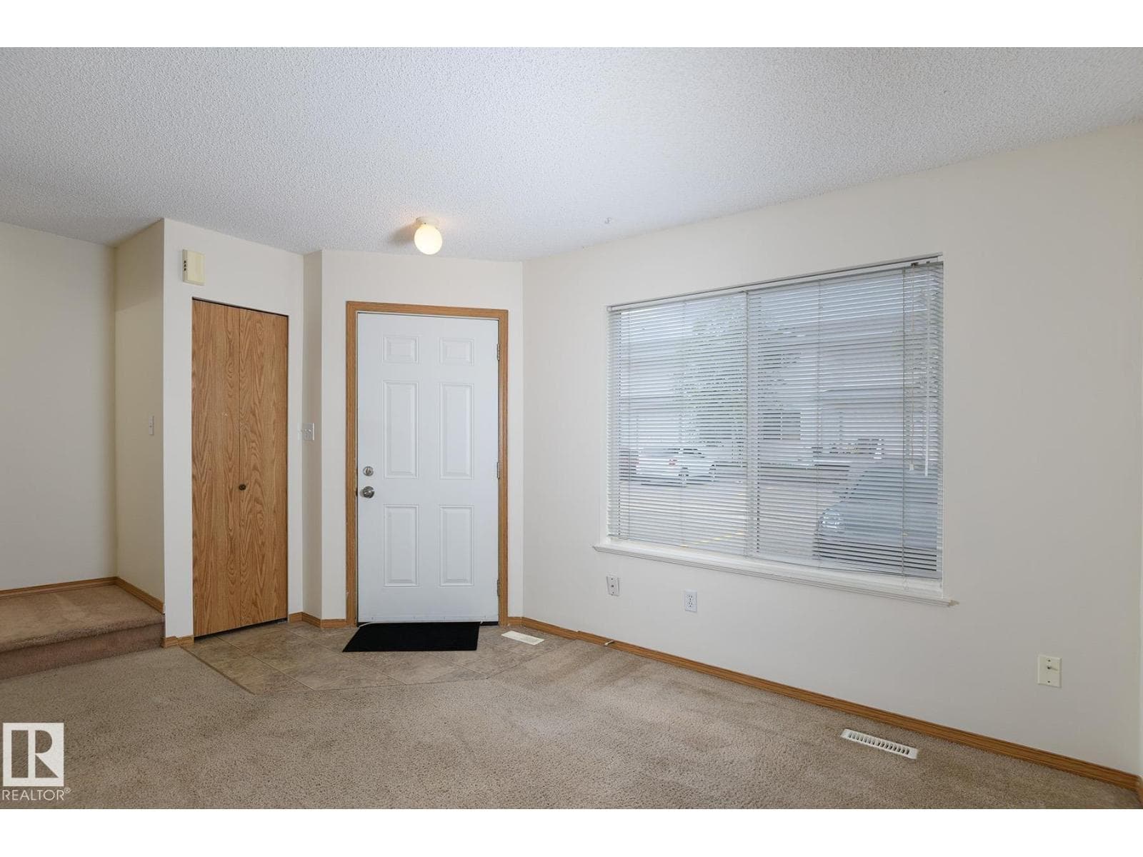 #403 610 KING ST — photo 4
