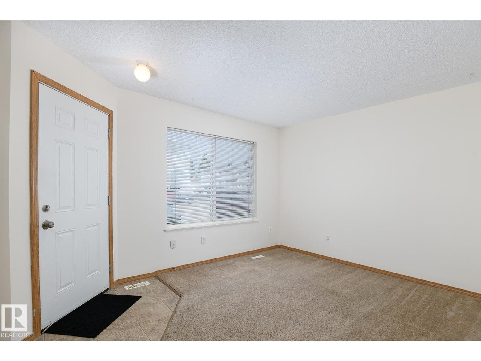 #403 610 KING ST — photo 3