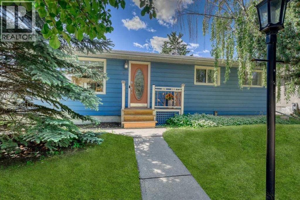 811 Southmount Place SW — photo 2