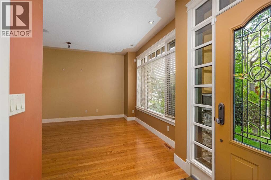 720 4 Street NW — photo 5