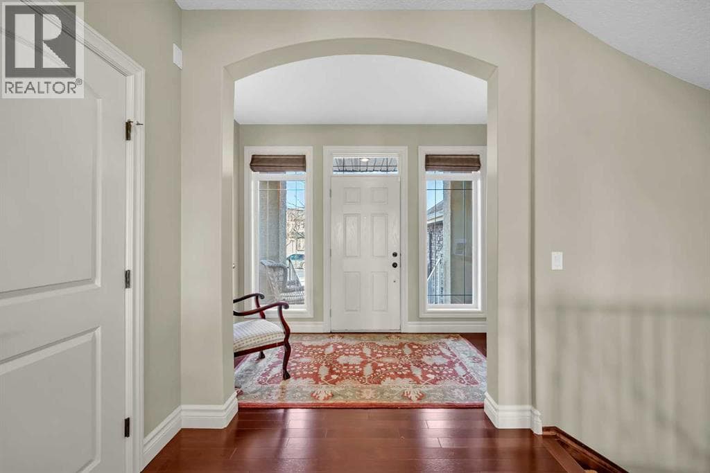106 Cranleigh Terrace SE — photo 4