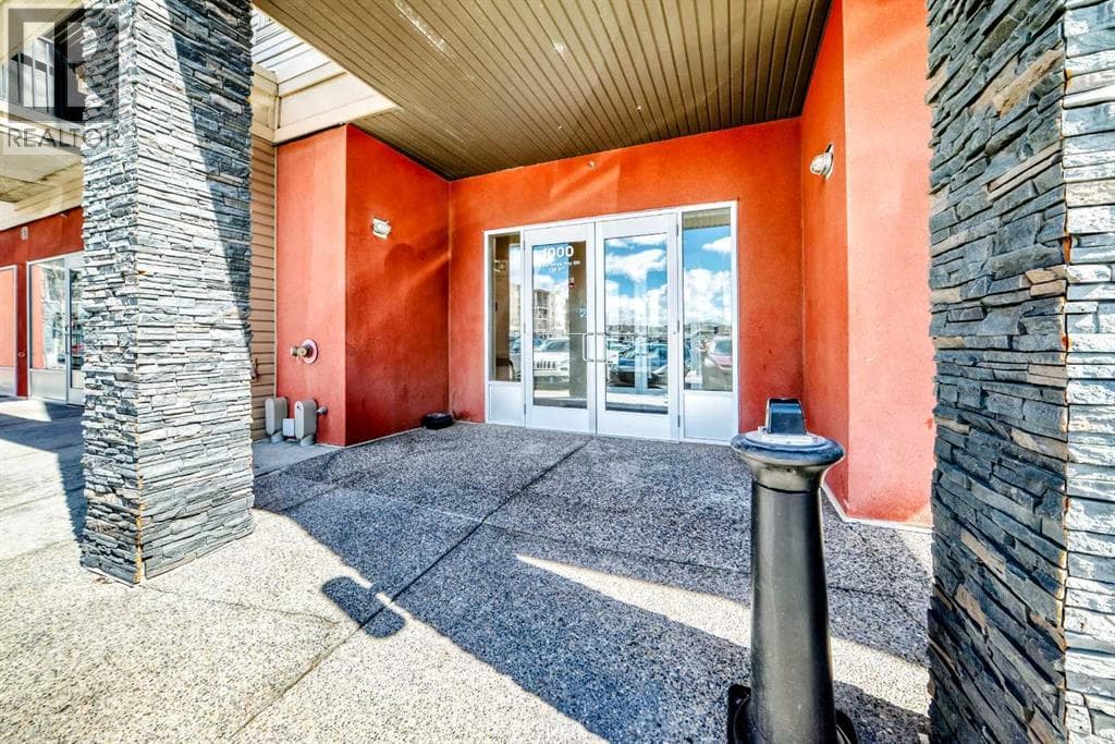 1305, 403 Mackenzie Way SW — photo 3