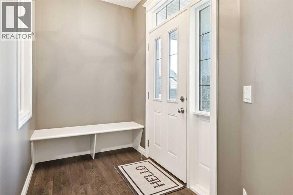 383 Evansglen Drive NW — photo 3