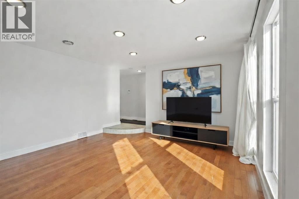 208 Woodpark Place SW — photo 4