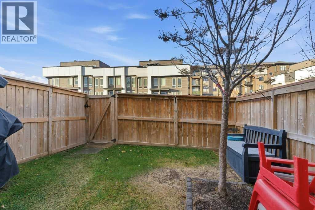 410, 338 Seton Circle SE — photo 2