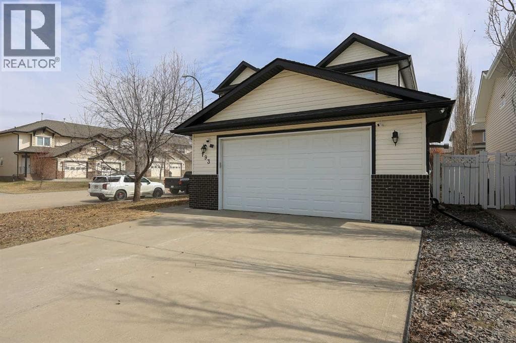 193 Alberts Close — photo 2