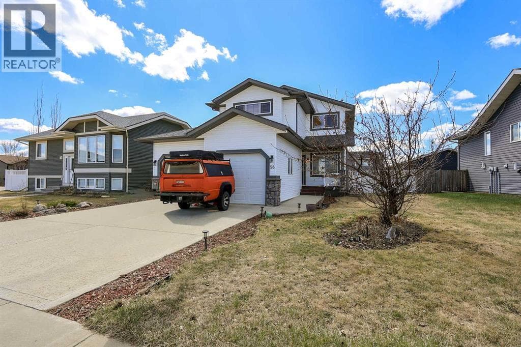 98 Pine Crescent