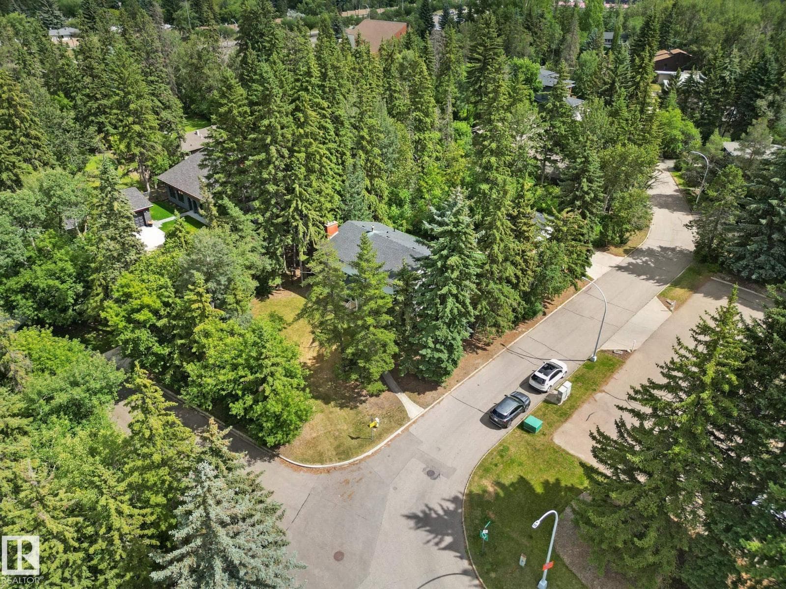9 GLENVIEW CR — photo 4