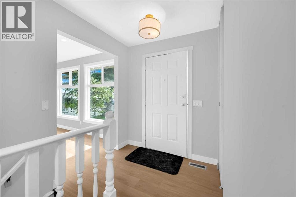 219 Falwood Way NE — photo 2