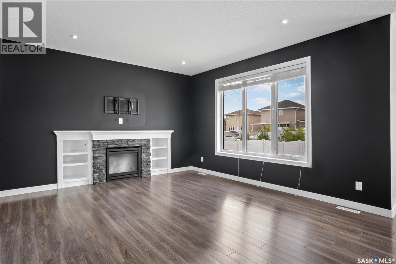 4334 Green Olive WAY E — photo 3