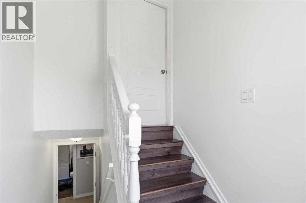 263 Doverview Crescent SE — photo 3