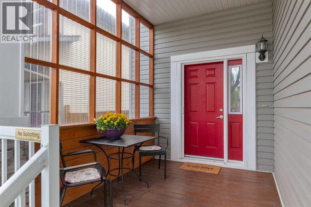 8 Elmont Court SW — photo 3