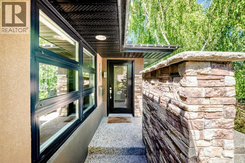 3631 12 Street SW photo 4