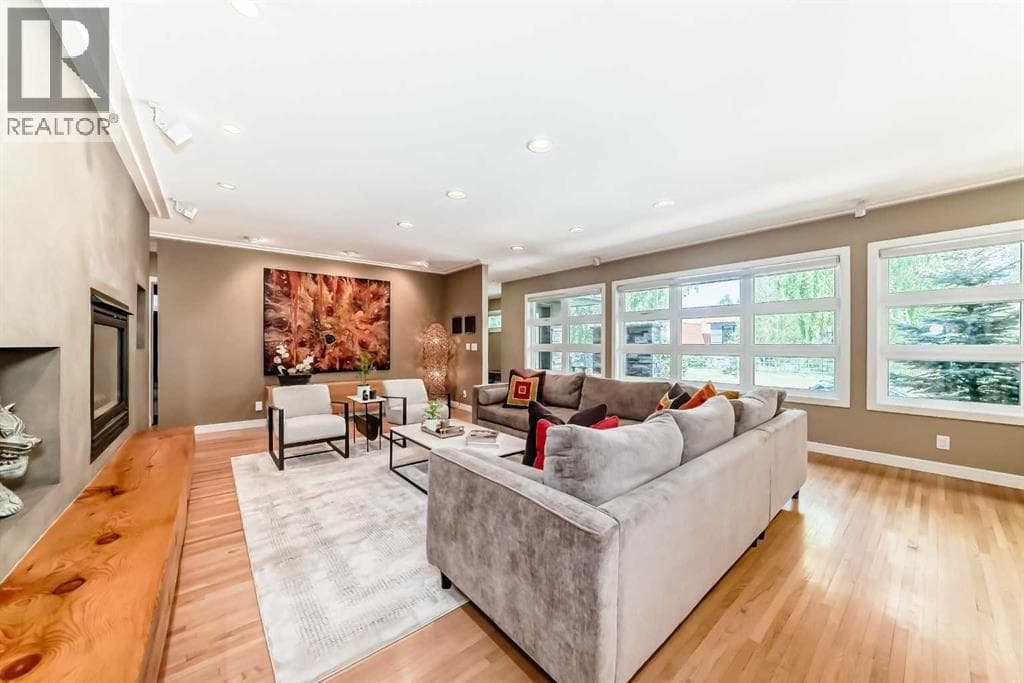 3631 12 Street SW photo 9