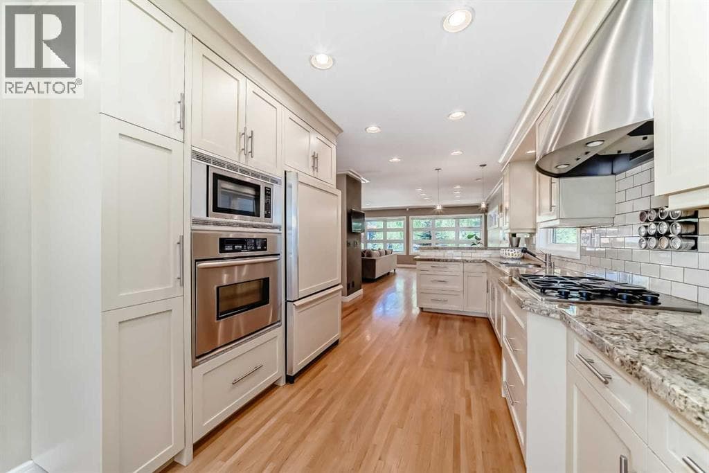 3631 12 Street SW photo 12