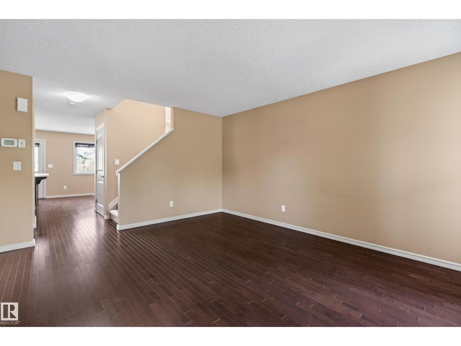 5636 18 AV SW — photo 5