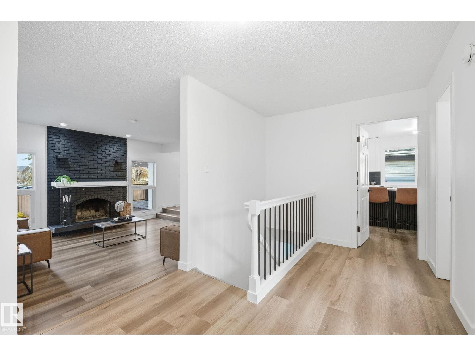 2722 104A ST NW — photo 3